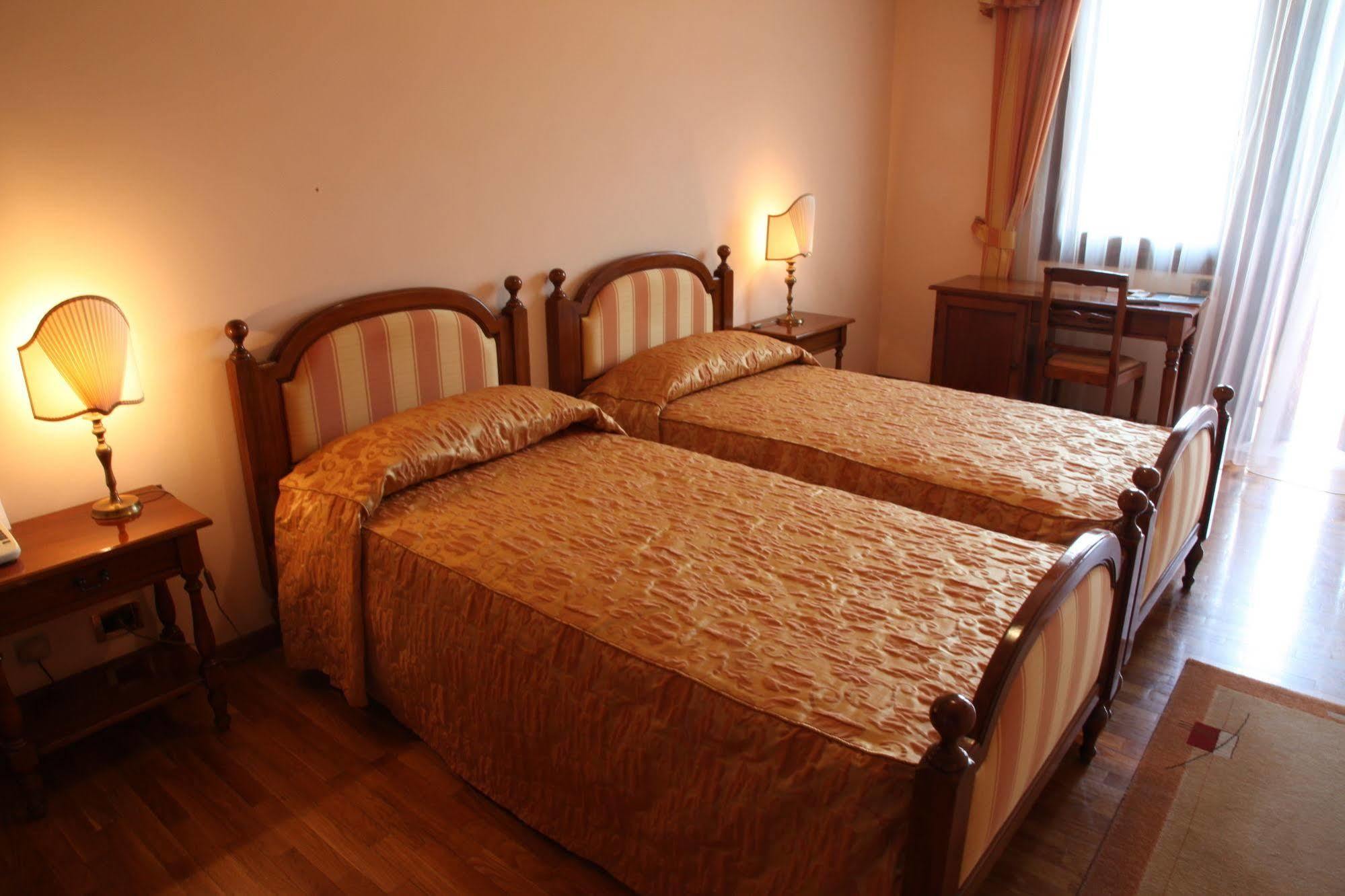 Hotel Ristorante La Rosina Marostica Dış mekan fotoğraf
